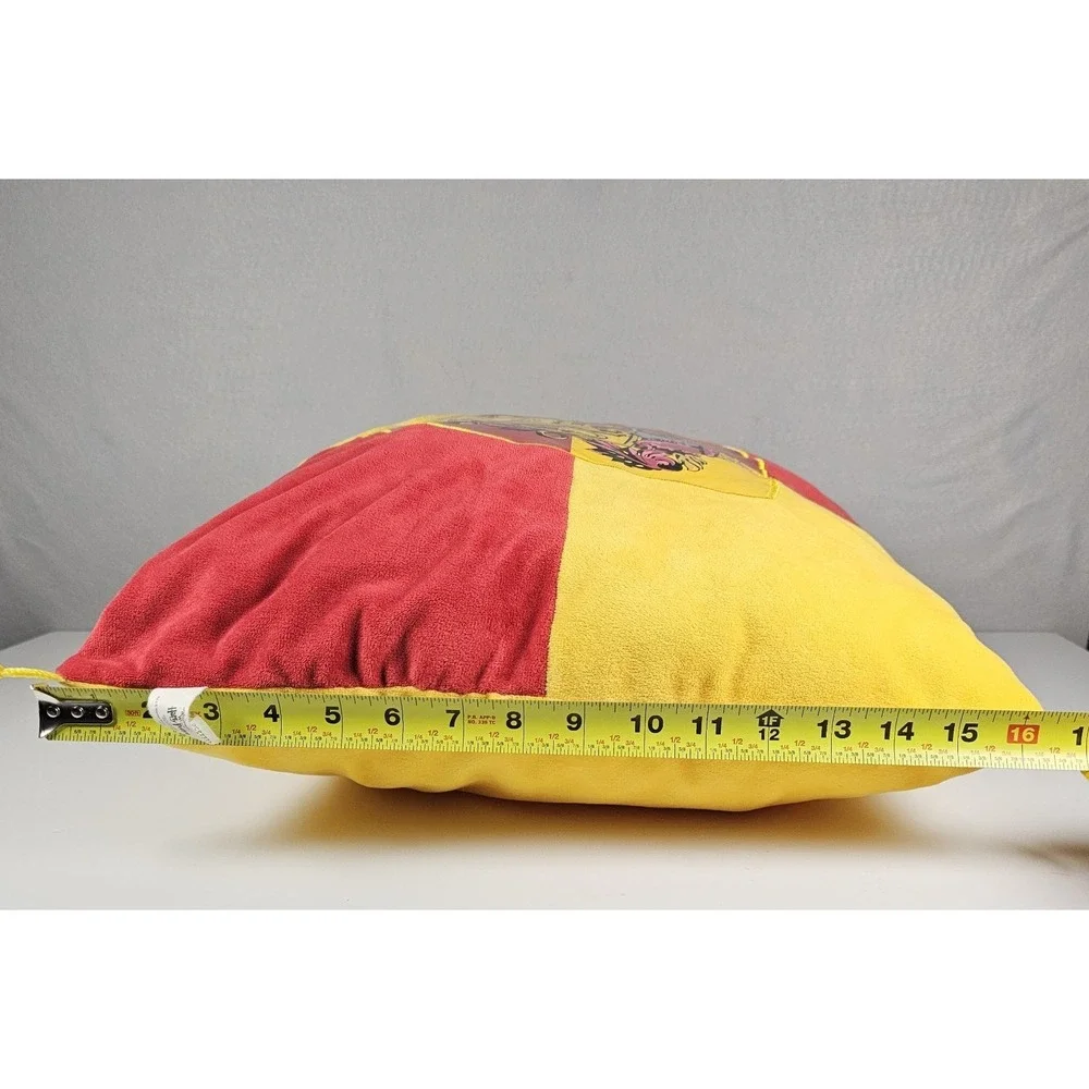 Harry Potter‎ Gryffindor Throw Pillow Wizarding World Universal Orlando 16